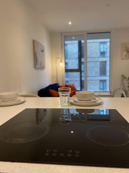 Modern Trafford 1Br Apartment-Free Parking-Cinema Room Manchester Exterior foto