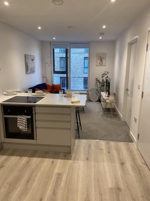 Modern Trafford 1Br Apartment-Free Parking-Cinema Room Manchester Exterior foto