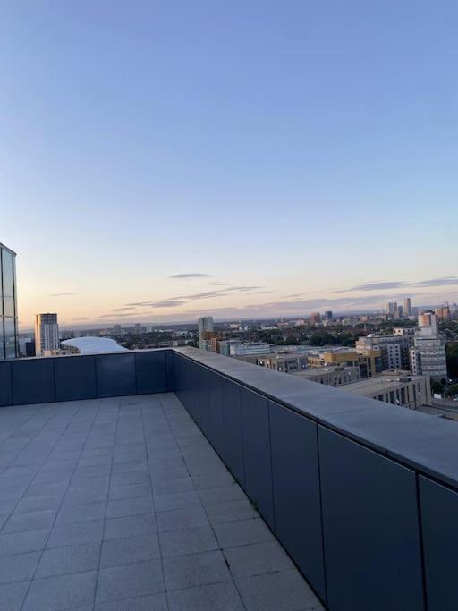 Modern Trafford 1Br Apartment-Free Parking-Cinema Room Manchester Exterior foto
