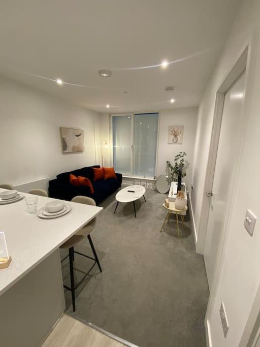 Modern Trafford 1Br Apartment-Free Parking-Cinema Room Manchester Exterior foto