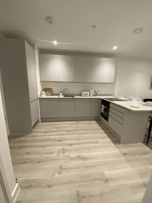 Modern Trafford 1Br Apartment-Free Parking-Cinema Room Manchester Exterior foto
